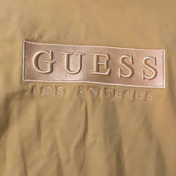💛💙⚜️Men’s golden Guess T-SHIRT ⚜️💛💙 - Picture 2 of 4